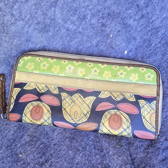 A Rare Vintage Multicolor Canvas Coated/leather Zip Around Fossil Wallet - Picture 2 of 5